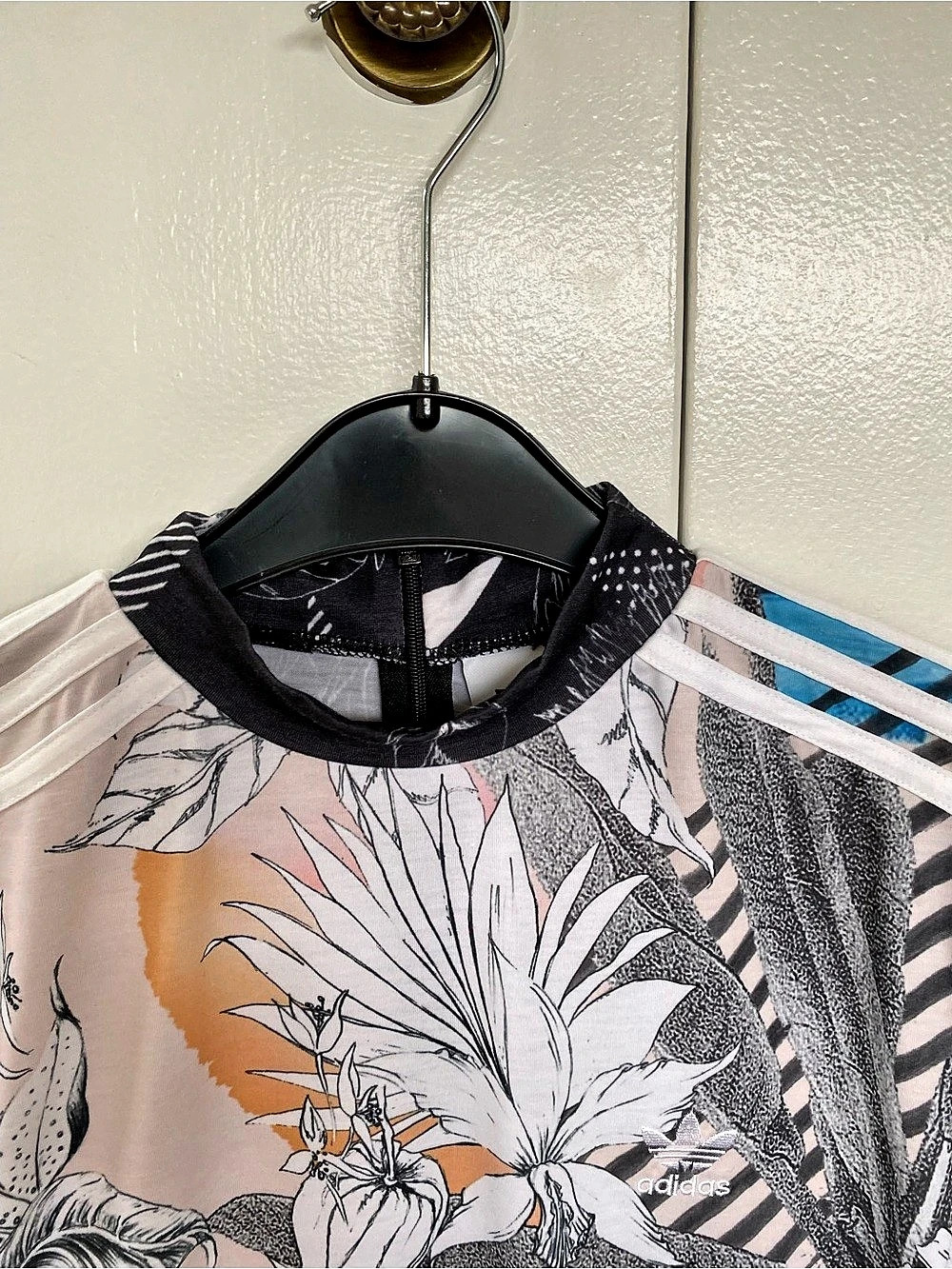 adidas x FARM Rio Originals Floral Print 3-Stripes Fitted Top Size S - Picture 7 of 12